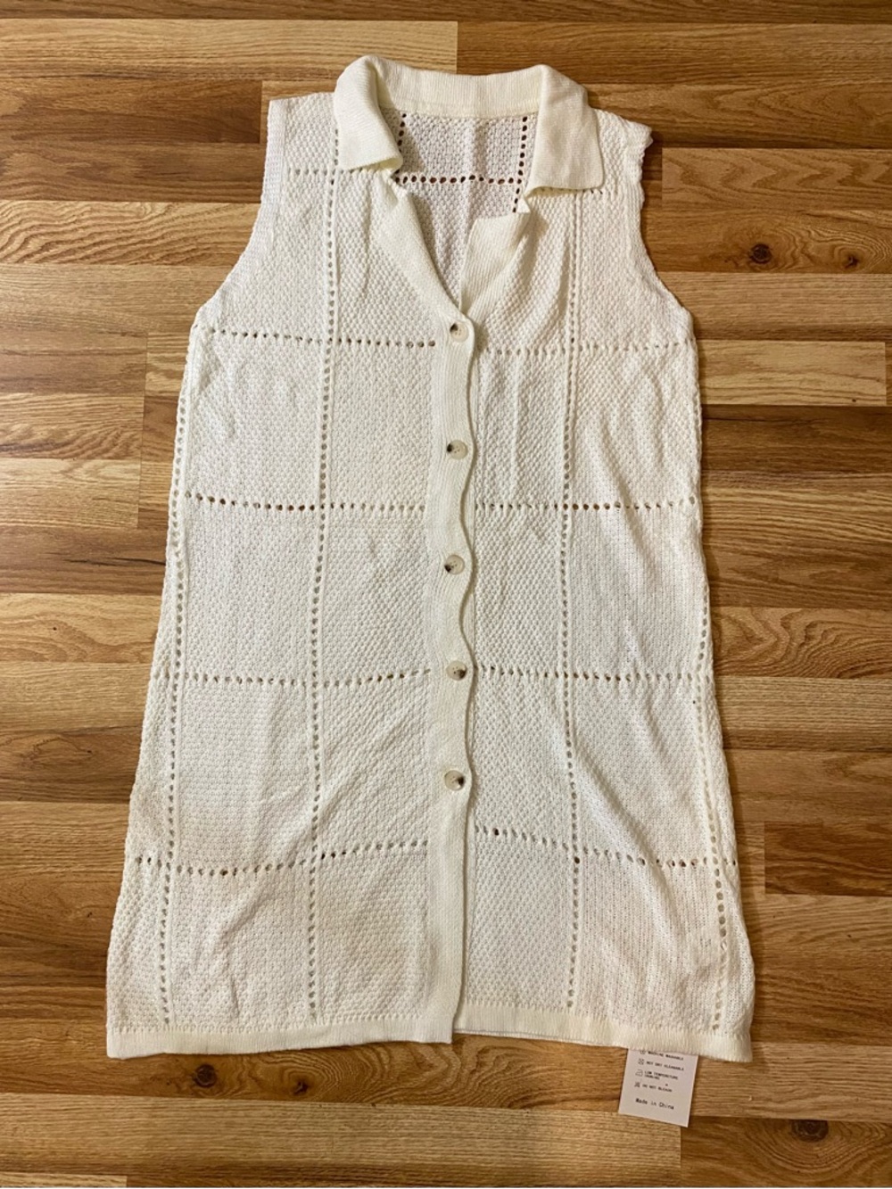 Cream Sleeveless Knit Button-Front Long Vest Size Medium NWT